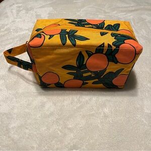 Baggu Dopp Kit in Orange Tree print - EUC